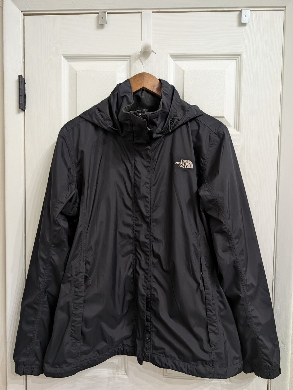 The North Face Women's XL HyVent Rain Jacket Black Hooded Waterproof Shell